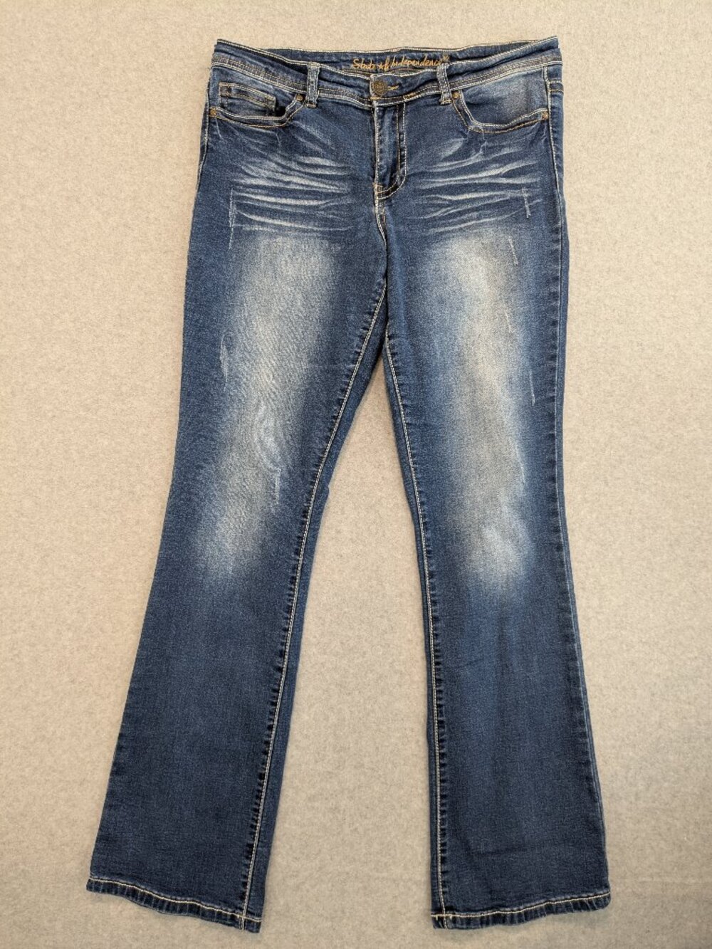 Y2K Vintage Bootcut Flare Midrise Jeans 13 Medium Wash Embroidered Distressed